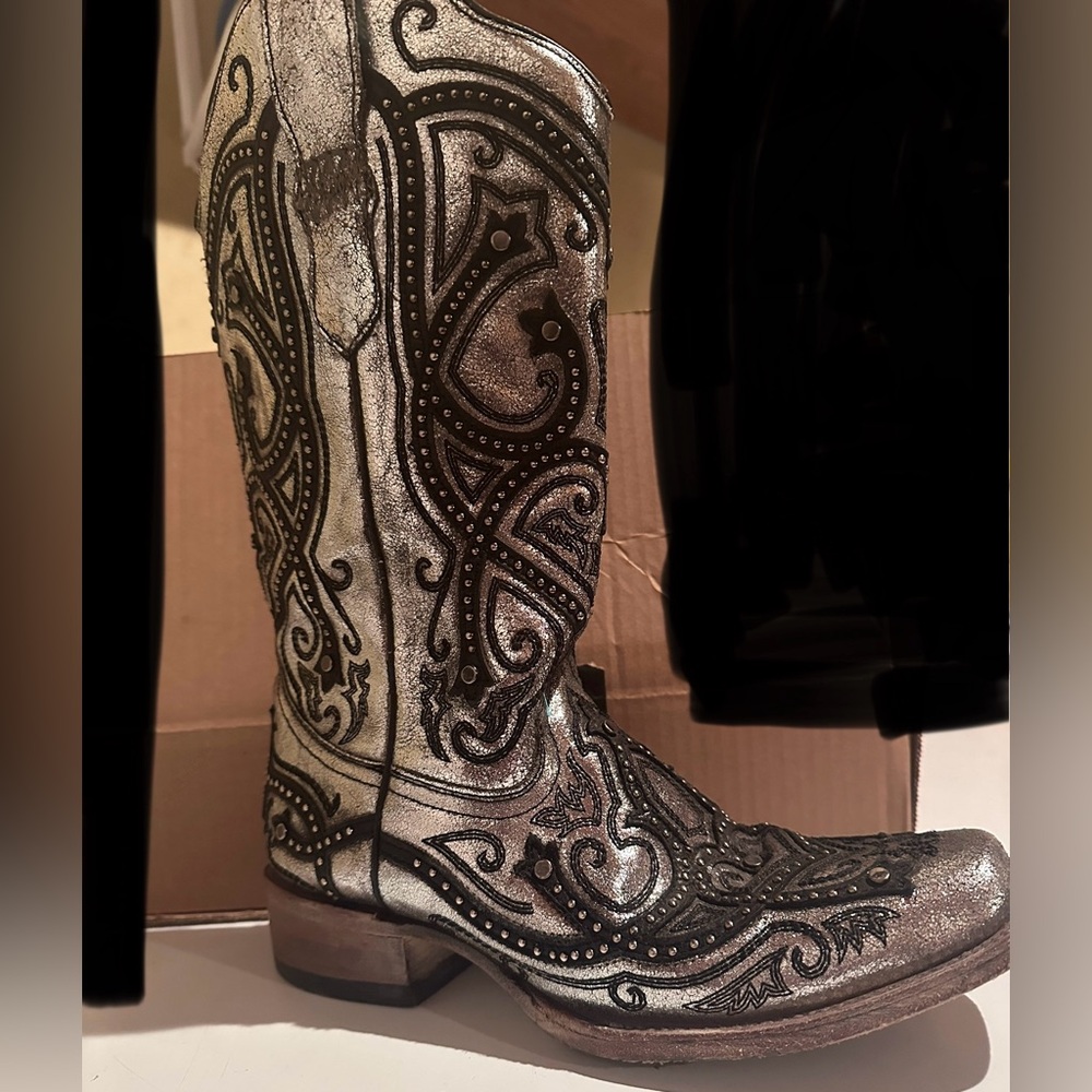 🔥CORRAL BOOTS 8 1/2 women’s 🔥